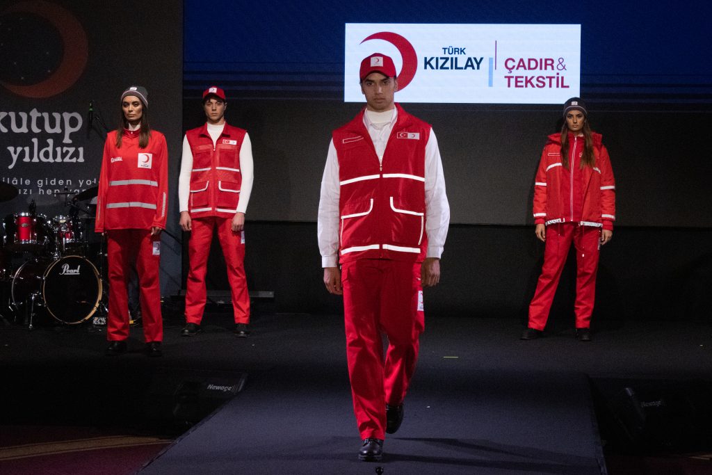 KIZILAY DEFİlESİ
